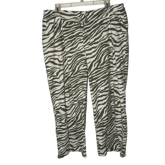 Weekends By Chico's Cropped Sweatpants Size 2‎ US L (12) Zebra Print - Picture 1 of 4